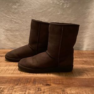 UGG Classic Short Dark Brown Boots Size 10